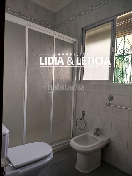 Foto d42aee43-4633-4c09-a507-094b04d9791c. Casa amb aparcament a Centro Alcalá de Guadaira