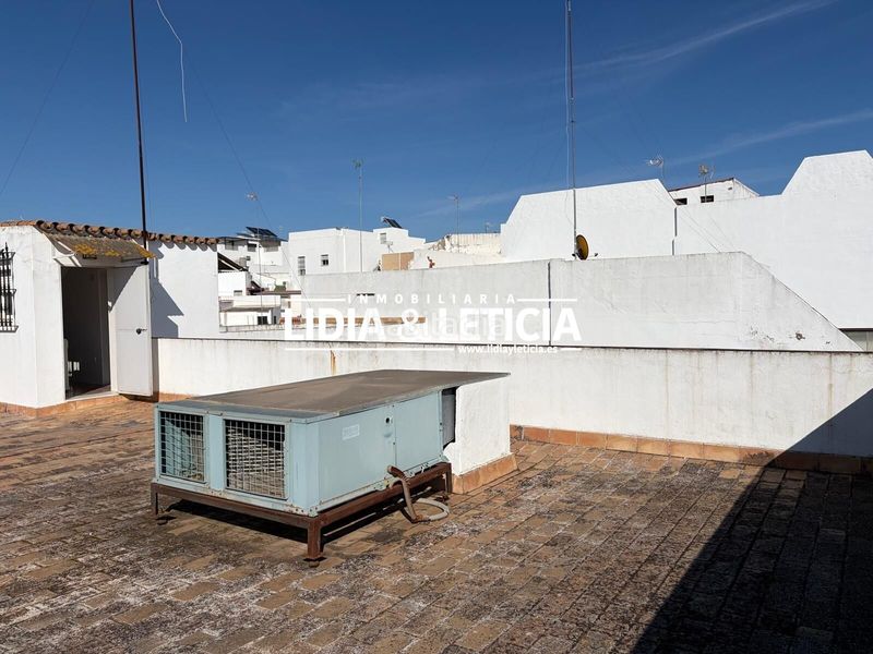 Foto 34650cdc-19bb-46d4-9565-f2e7ea766079. Casa amb aparcament piscina a Centro Alcalá de Guadaira