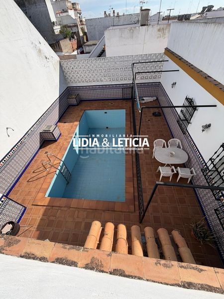 Foto 651d743c-461d-4e8f-84fe-643b4a15bb09. Casa amb aparcament piscina a Centro Alcalá de Guadaira