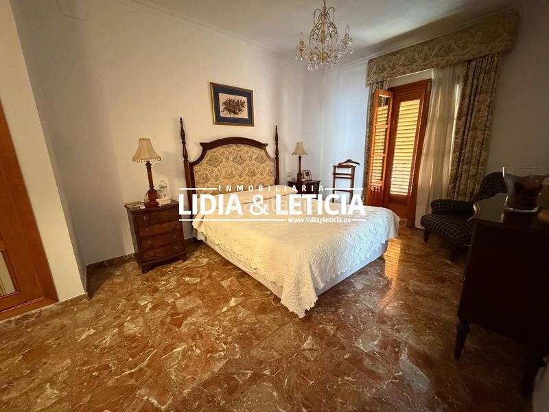 Foto 89f4a826-0853-4cef-9875-4d012a90b898. Casa amb aparcament piscina a Centro Alcalá de Guadaira