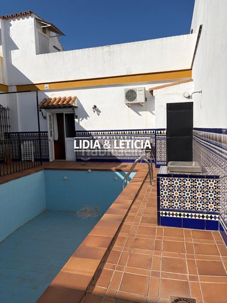 Foto be78de13-e224-47dc-9afd-cd165e3c710e. Casa amb aparcament piscina a Centro Alcalá de Guadaira