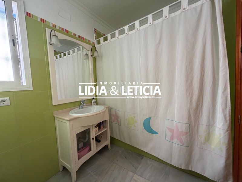 Foto bf87764a-61fe-4d03-9344-20e6ac57914b. Casa amb aparcament piscina a Centro Alcalá de Guadaira