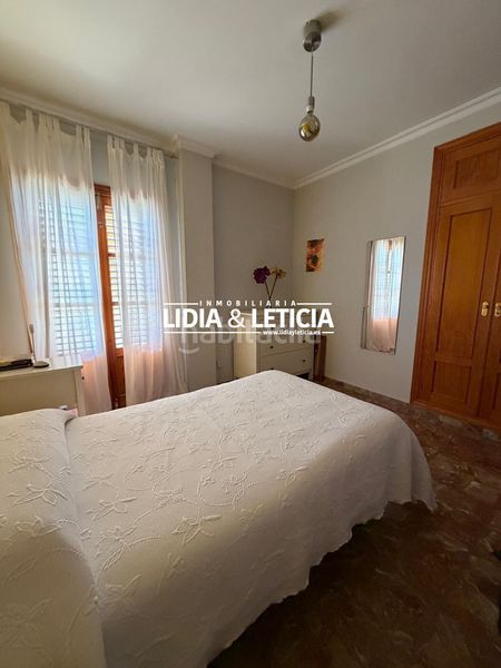 Foto c89b2961-0d39-4363-8fbe-6aa4b6c45a6d. Casa amb aparcament piscina a Centro Alcalá de Guadaira