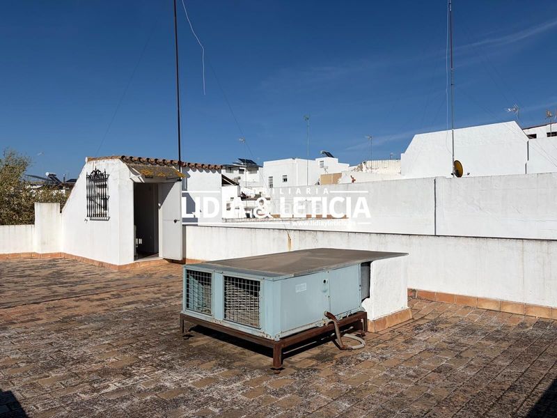 Foto daa63375-0005-408a-bad0-01f334190686. Casa amb aparcament piscina a Centro Alcalá de Guadaira