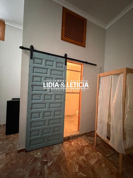 Foto dd6be54c-f383-4fbe-83d0-ced22e836744. Casa amb aparcament piscina a Centro Alcalá de Guadaira