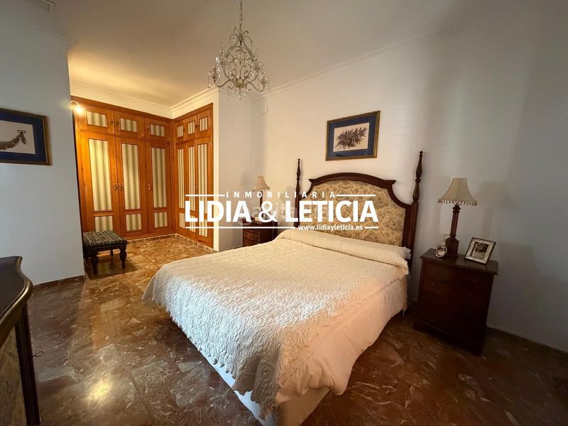 Foto f14bb370-67c8-407d-b3f2-a784a7e32c01. Casa amb aparcament piscina a Centro Alcalá de Guadaira