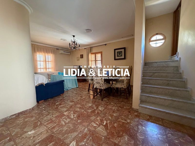 Foto fe857b3f-60c2-4d32-ac10-9fa3231b3e42. Casa amb aparcament piscina a Centro Alcalá de Guadaira