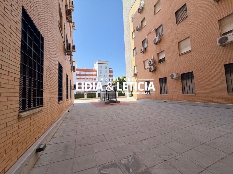 Foto 1801a7e4-0332-4df9-971c-a6d2f70eb7cd. Pis amb aparcament a colores - entreparques Sevilla