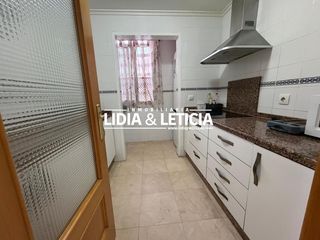 Etagenwohnung en Colores -  Entreparques. Oportunidad piso en sevilla este