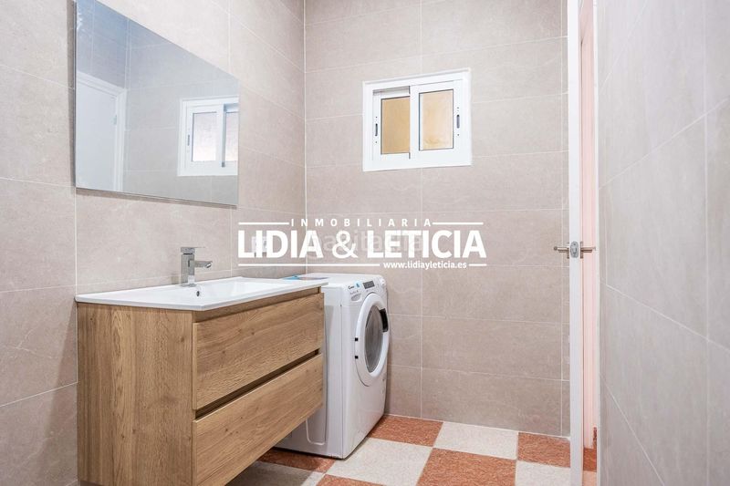 Foto 5227f9fe-c958-46ff-8d6d-b3a7f3da624b. Casa amb aparcament a Nueva Alcalá Alcalá de Guadaira