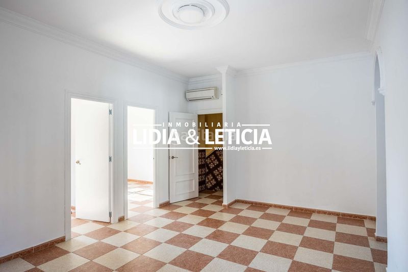 Foto b47aad38-fb61-48e0-91cf-69bf64e8aa71. Casa amb aparcament a Nueva Alcalá Alcalá de Guadaira