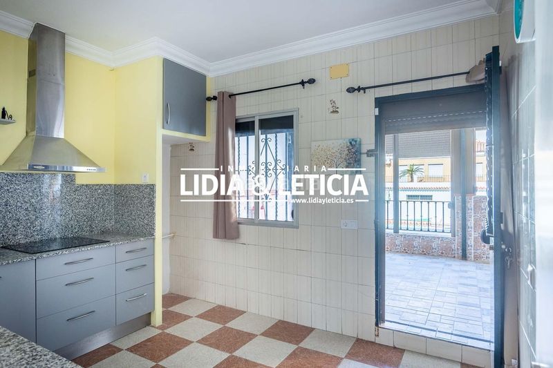 Foto b99b81d8-dc20-4bba-ab3c-0900e68cb33c. Casa amb aparcament a Nueva Alcalá Alcalá de Guadaira
