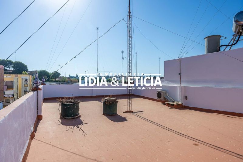 Foto d3d1cd7a-7519-48f7-a8bf-652026a7509f. Casa amb aparcament a Nueva Alcalá Alcalá de Guadaira