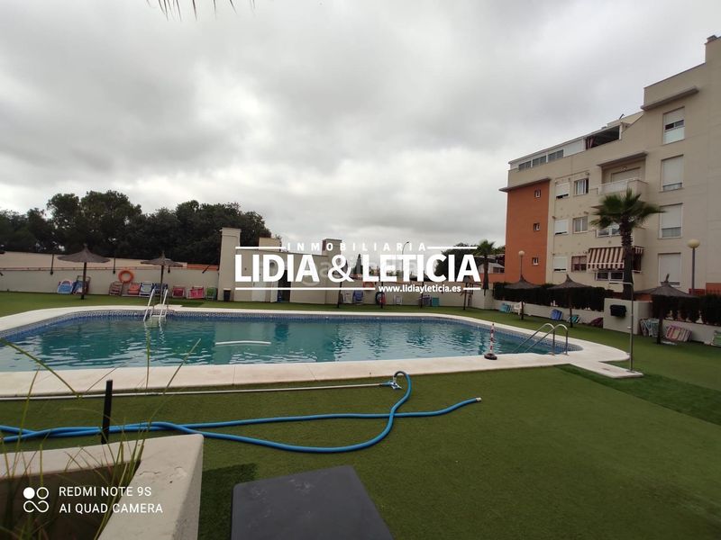 Foto 4eebf2e8-4fb4-4082-a3f9-dec8934523c2. Pis amb piscina a Centro Alcalá de Guadaira