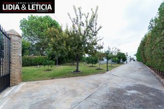 Xalet a Nueva Alcalá. Chalet con piscina