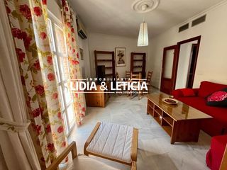 Miete Etagenwohnung in Centro. Se alquila solo a profesores