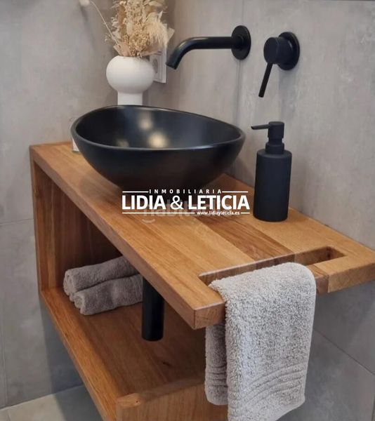 Foto d66f0b0d-7591-4419-b97c-f24ac0e5efe2. Casa amb aparcament a Centro Alcalá de Guadaira