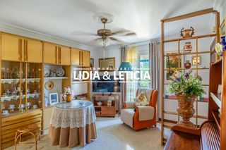 Etagenwohnung en Nueva Alcal�. Piso segunda planta sin ascensor muy c�modo