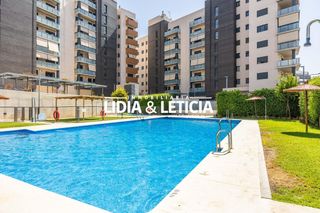 Pis a Entrenúcleos. Exclusiva vivienda de 4 dormitorios y 2 plazas de parking en ent