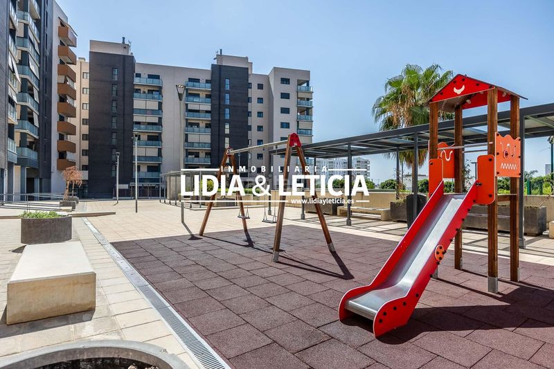 Foto d2d8ad89-e238-456f-b81c-afa50d76e0a3. Pis amb aparcament piscina a Entrenúcleos Dos Hermanas