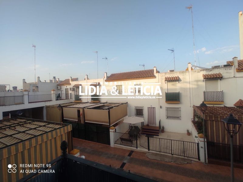Foto a94f1dae-b327-4d47-91b0-34683d758712. Casa amb aparcament a Nueva Alcalá Alcalá de Guadaira