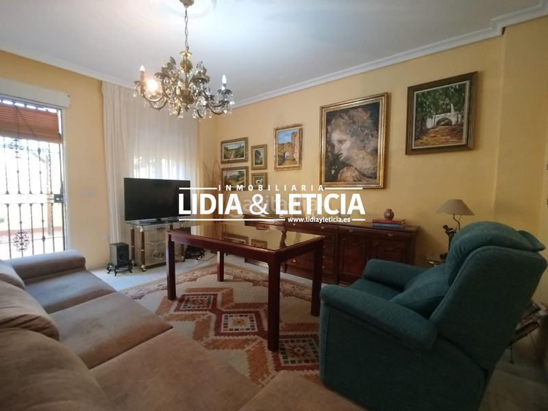 Foto 1f63dcc1-1505-460f-9a7b-7535231e35ac. Casa amb aparcament a Oromana Alcalá de Guadaira