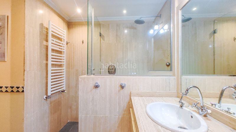 Foto 249d4a7a-4106-4807-bca9-c4879935bb08. Pis a calle de las camelias 9 a Palomas Madrid