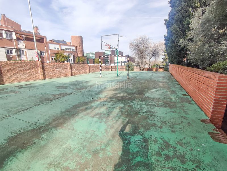 Foto 2a8f9a77-c4db-4b4d-93a8-86cf9dd730e6. Pis a calle de las camelias 9 a Palomas Madrid