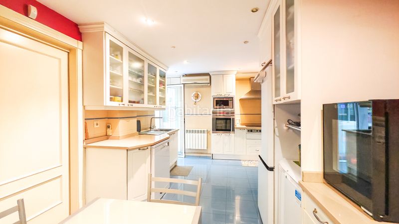 Foto 3ba9d60d-9709-4c03-94b5-6b95fece237f. Pis a calle de las camelias 9 a Palomas Madrid