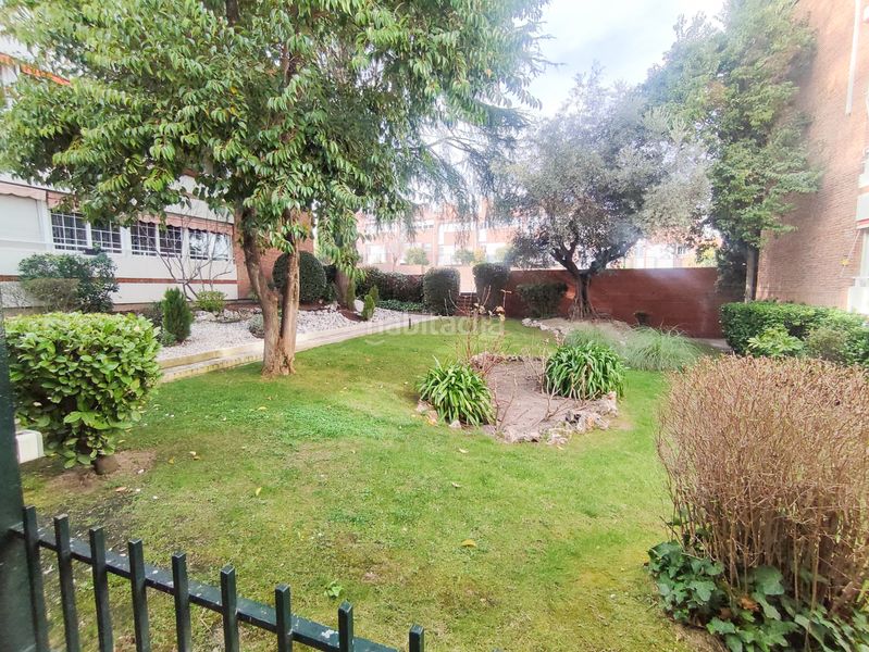 Foto 3effcd40-3c5e-41c0-8132-c47e8d939405. Pis a calle de las camelias 9 a Palomas Madrid