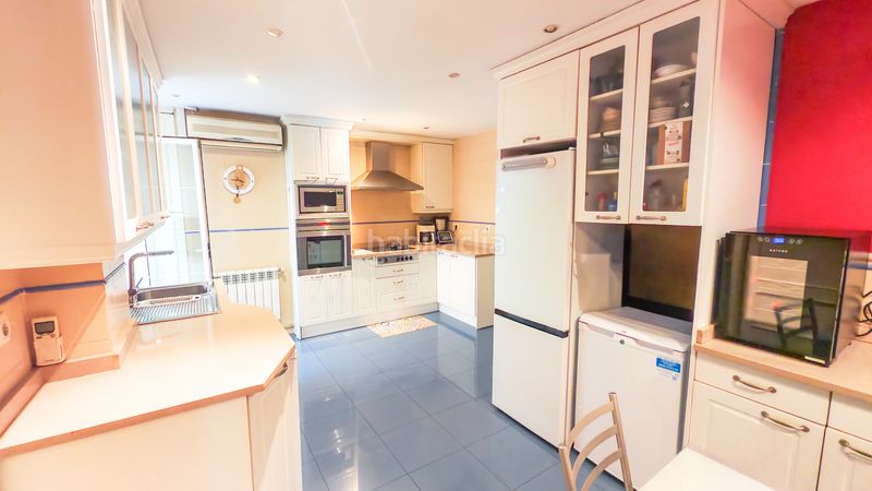 Foto 4daf3848-01fa-4693-bb80-8f7861ebcf68. Pis a calle de las camelias 9 a Palomas Madrid