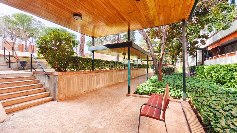 Foto 7ae572f3-15e6-4a92-89dc-368bf302e966. Pis a calle de las camelias 9 a Palomas Madrid