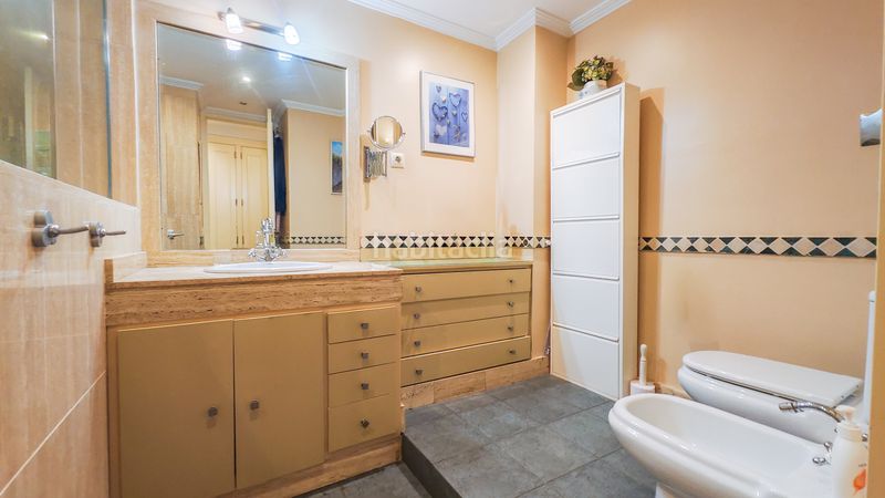 Foto a916b7cb-9305-4241-90ab-0903fc3aa942. Pis a calle de las camelias 9 a Palomas Madrid