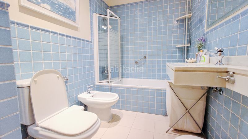 Foto b3b9c021-3a75-44e6-ba7d-d3f819da71a8. Pis a calle de las camelias 9 a Palomas Madrid