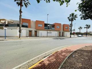 Local commercial  Gerardo molina. Amplio local comercial en torre pacheco