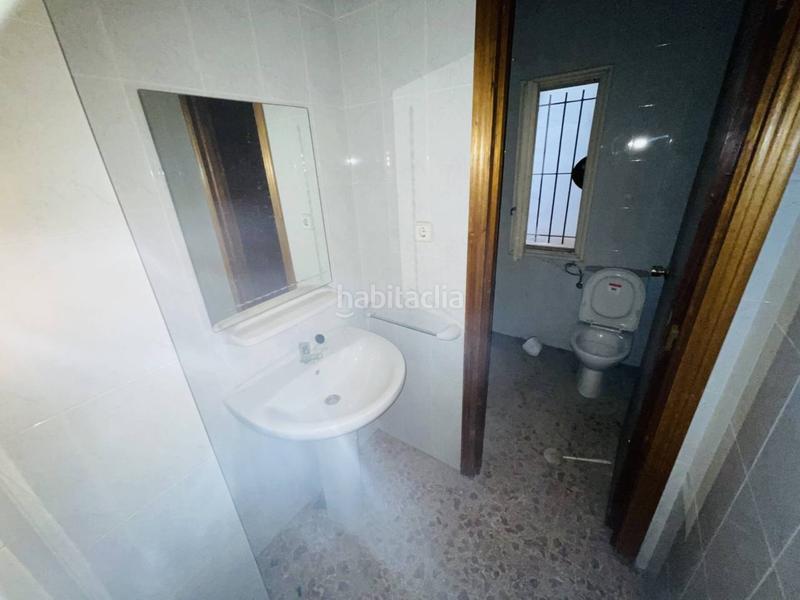 Foto 00092fea-3bb0-4d37-b19a-2f4eb374972d. Local comercial  junto al puerto en Alicante