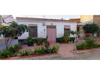 Casa  Acacias. Casa en planta baja en cobatillas