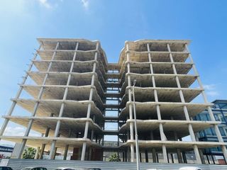 Edificio  Avenida principal. Obra parada de oficinas en pol.ind.san ginesmurcia