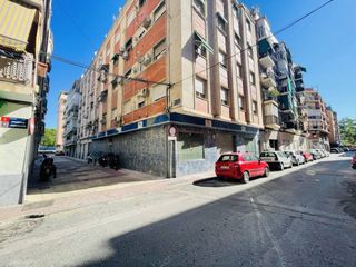 Local Comercial a Calle Pintor Joaquín