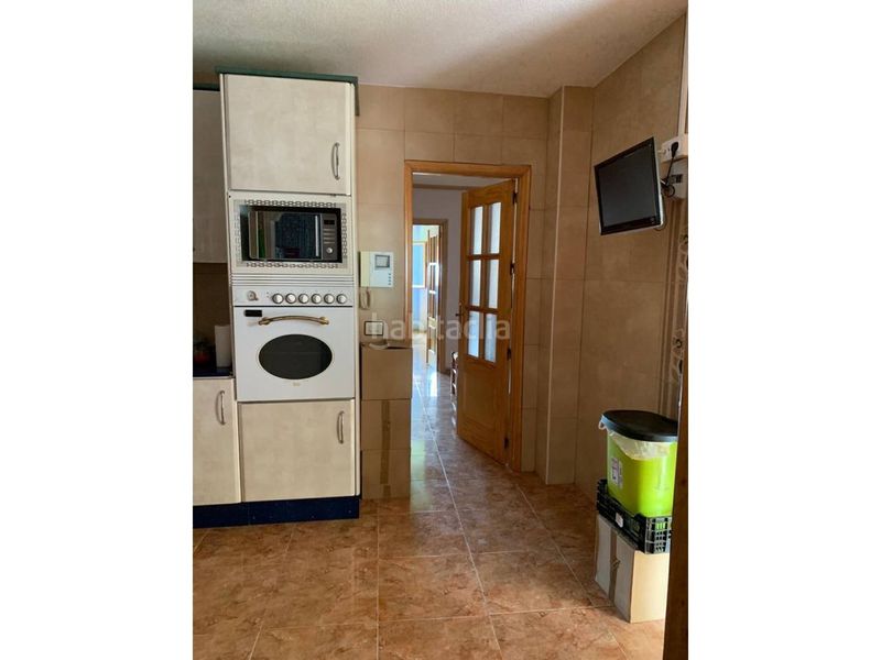 Foto 2e94fb47-be0e-4bd3-8e63-5e8d1bcd7bd2. Casa amb aparcament a Roldán Torre - Pacheco