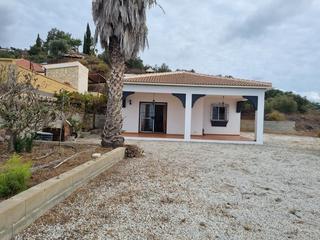Casa  Benamar. Bello cortijo para disfrutar de la naturaleza
