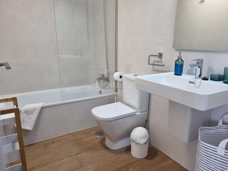Foto 3b852ae9-5cf1-41b7-9bf0-7dd69e07f097. Alquiler apartamento  con terraza y jardín privado junto al mediterráneo en Torrox