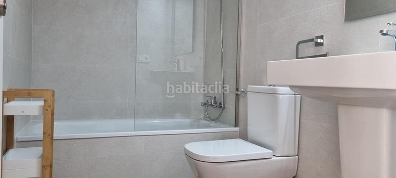 Foto b223edf1-fd19-42a0-8d89-7fe86a7f2a97. Alquiler apartamento  con terraza y jardín privado junto al mediterráneo en Torrox