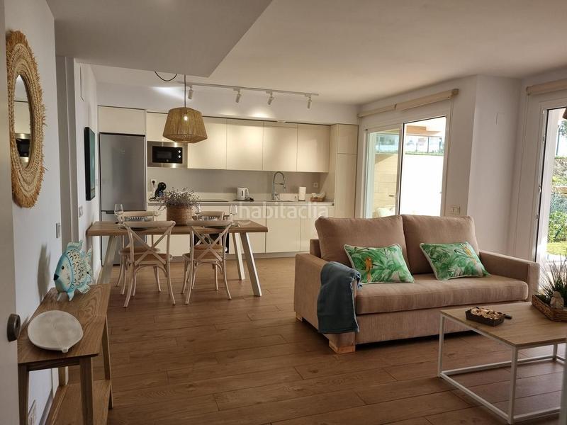 Foto fa0d44b5-864e-4123-8025-50da2546be10. Alquiler apartamento  con terraza y jardín privado junto al mediterráneo en Torrox