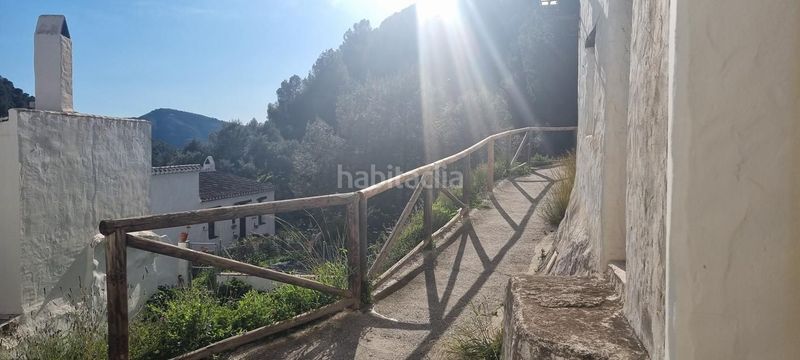 Foto ffe2bd29-2d23-47ea-b24f-03d25b4e33f3. Casa adossada amb piscina a Cómpeta