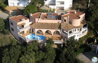 Haus  Carrer osca. Villa con impresionantes vistas al mar en mas fumats