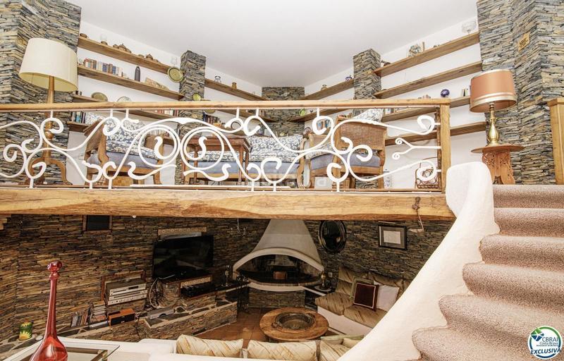 Foto 930d23cc-f613-4f28-aa1f-accc8dc2474a. Casa amb piscina a Nord Roses