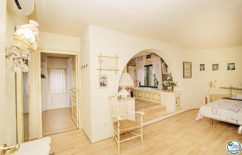 Foto 9e4f9064-1533-4d09-808b-c84ba3105998. Casa amb piscina a Nord Roses