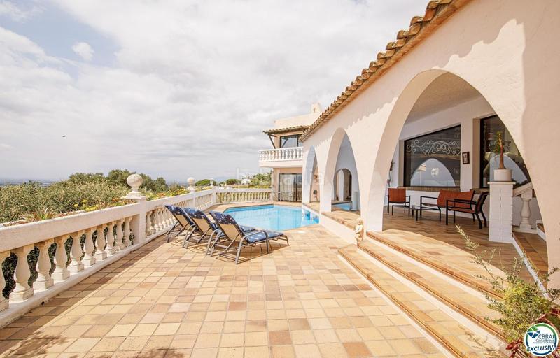 Foto fc1bdc1e-19b7-4a03-86e8-859a98f68ef4. Casa amb piscina a Nord Roses