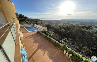 Casa  Alacant. Villa con vista al mar y piscina en la tranquila zona de mas fum